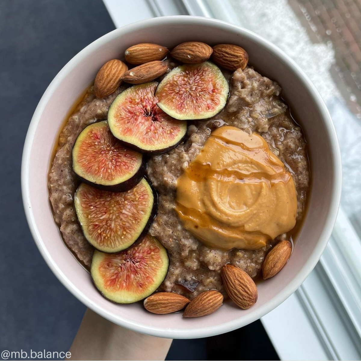 Fig Cinnamon Rolled Oats